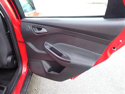 2012 Ford Focus SEL   - Photo 26 - Uniontown, PA 15401