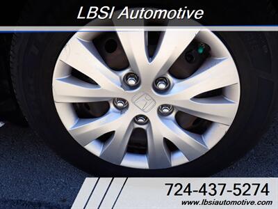 2012 Honda Civic LX   - Photo 17 - Uniontown, PA 15401