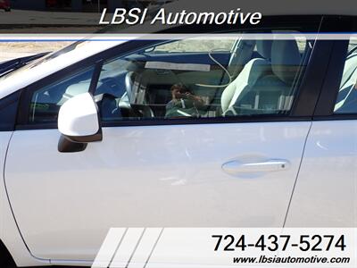2012 Honda Civic LX   - Photo 19 - Uniontown, PA 15401