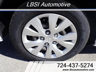 2012 Honda Civic LX   - Photo 14 - Uniontown, PA 15401