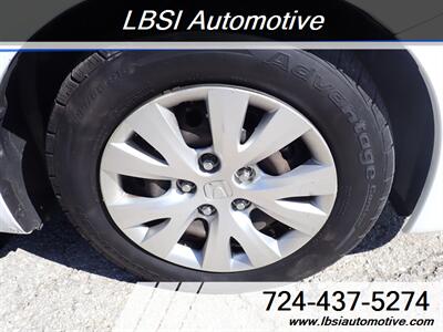 2012 Honda Civic LX   - Photo 10 - Uniontown, PA 15401