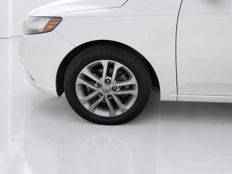 2011 Kia Forte EX   - Photo 26 - Uniontown, PA 15401