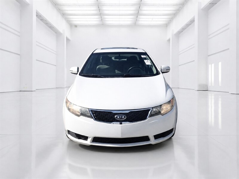 2011 Kia Forte EX   - Photo 7 - Uniontown, PA 15401