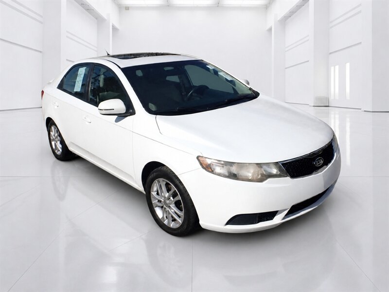 2011 Kia Forte EX   - Photo 1 - Uniontown, PA 15401