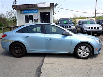 2012 Chevrolet Cruze LS   - Photo 2 - Uniontown, PA 15401
