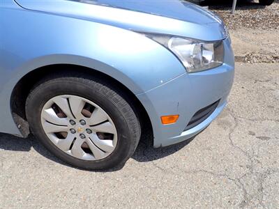 2012 Chevrolet Cruze LS   - Photo 9 - Uniontown, PA 15401