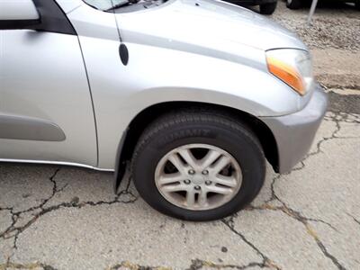 2001 Toyota RAV4   - Photo 21 - Uniontown, PA 15401