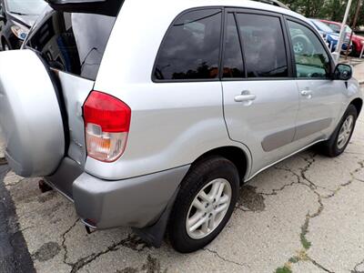 2001 Toyota RAV4   - Photo 16 - Uniontown, PA 15401