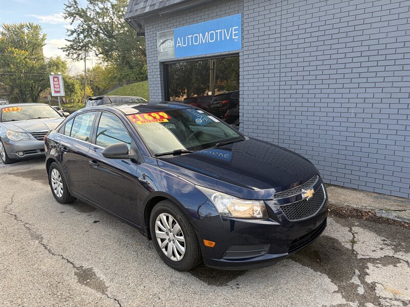 2011 Chevrolet Cruze LS   - Photo 1 - Uniontown, PA 15401
