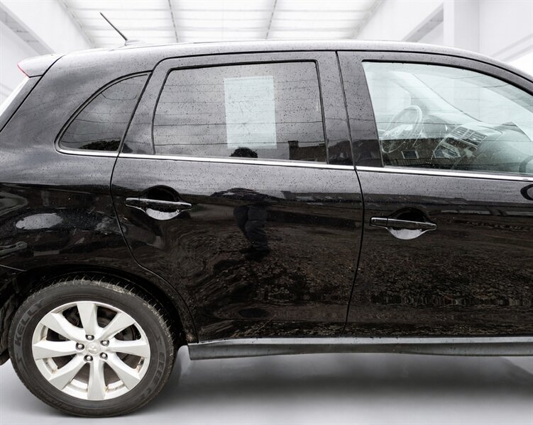2013 Mitsubishi Outlander Sport SE   - Photo 9 - Uniontown, PA 15401