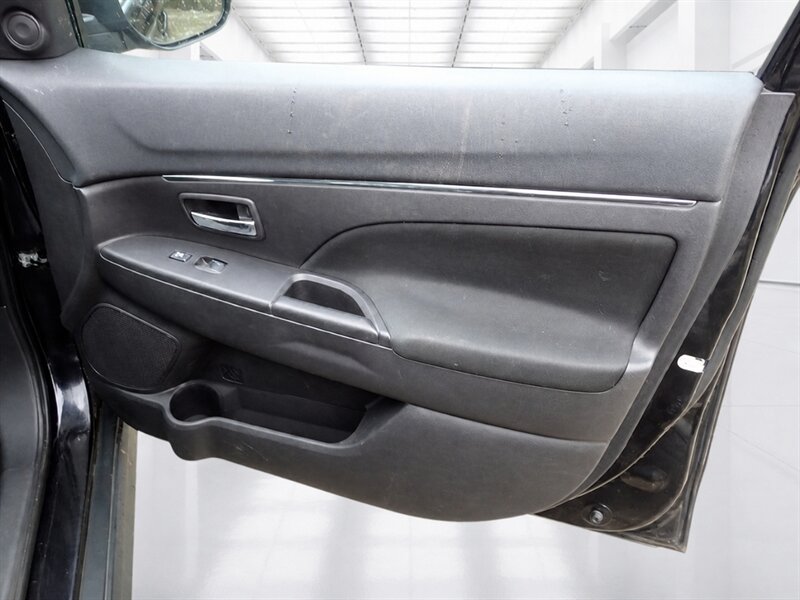 2013 Mitsubishi Outlander Sport SE   - Photo 27 - Uniontown, PA 15401