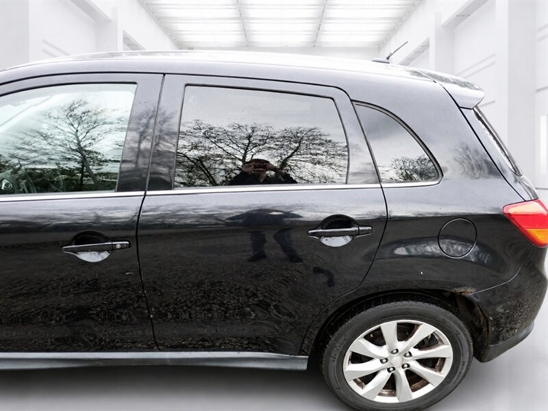 2013 Mitsubishi Outlander Sport SE   - Photo 12 - Uniontown, PA 15401