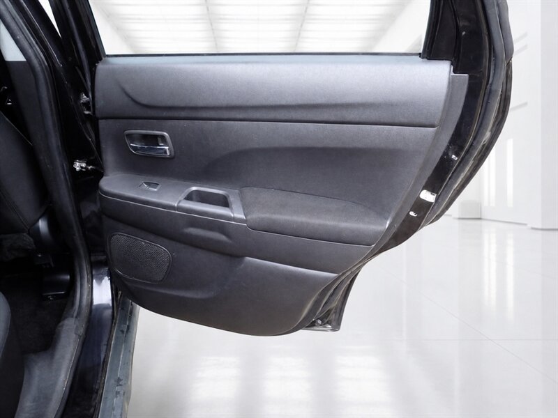 2013 Mitsubishi Outlander Sport SE   - Photo 28 - Uniontown, PA 15401