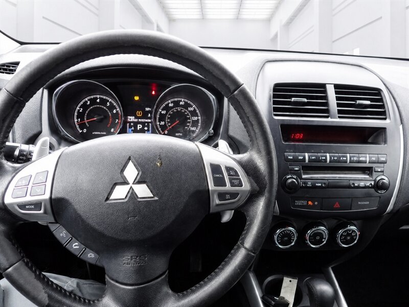 2013 Mitsubishi Outlander Sport SE   - Photo 16 - Uniontown, PA 15401