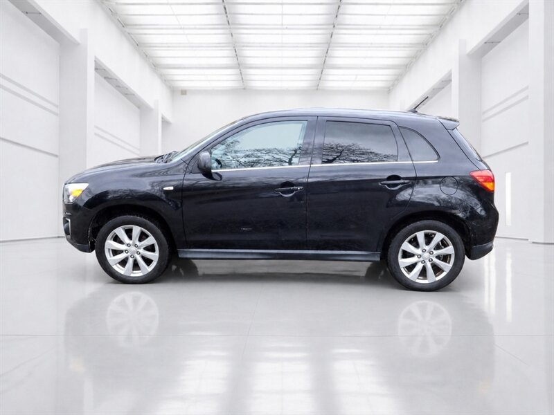 2013 Mitsubishi Outlander Sport SE   - Photo 5 - Uniontown, PA 15401