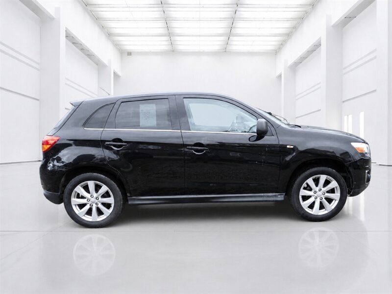 2013 Mitsubishi Outlander Sport SE   - Photo 2 - Uniontown, PA 15401