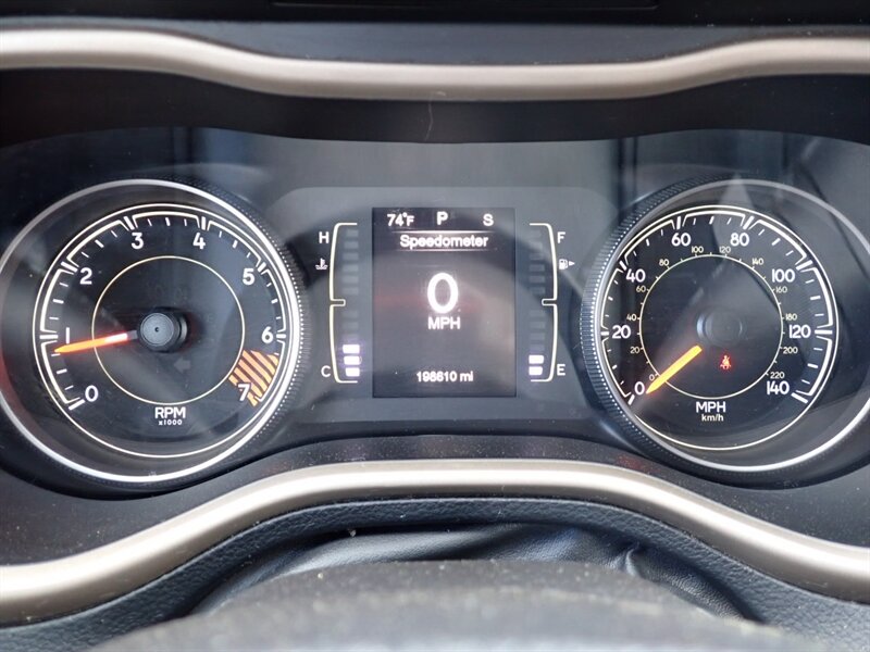 2015 Jeep Cherokee Latitude   - Photo 13 - Uniontown, PA 15401