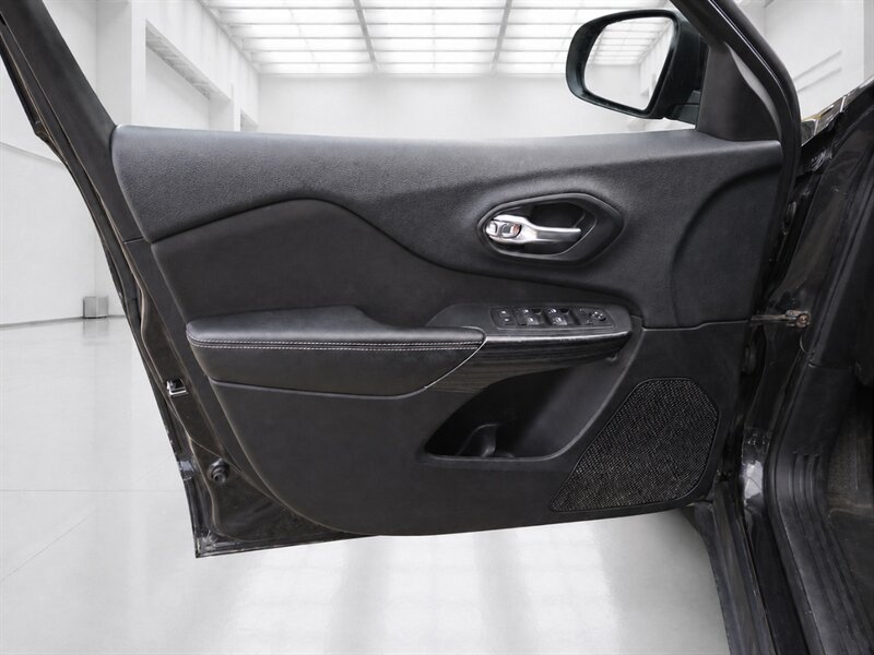 2015 Jeep Cherokee Latitude   - Photo 20 - Uniontown, PA 15401