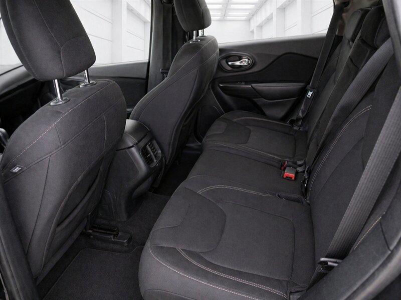 2015 Jeep Cherokee Latitude   - Photo 26 - Uniontown, PA 15401