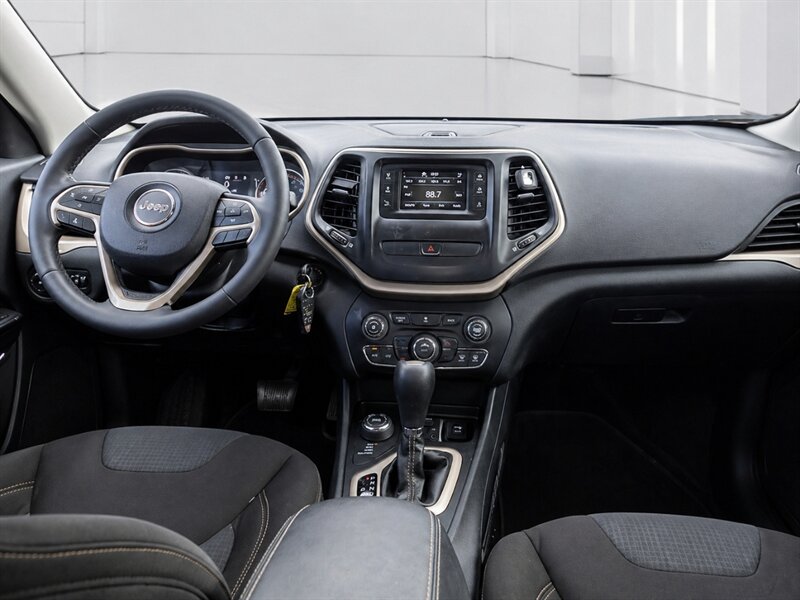 2015 Jeep Cherokee Latitude   - Photo 14 - Uniontown, PA 15401