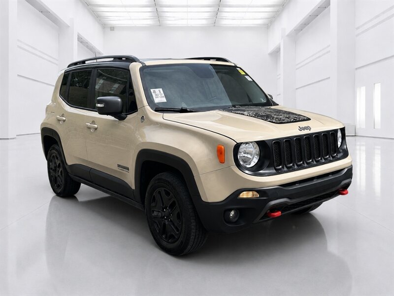 2017 Jeep Renegade Trailhawk   - Photo 1 - Uniontown, PA 15401