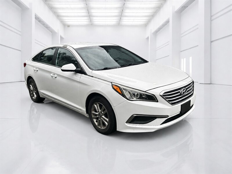 2017 Hyundai SONATA   - Photo 1 - Uniontown, PA 15401