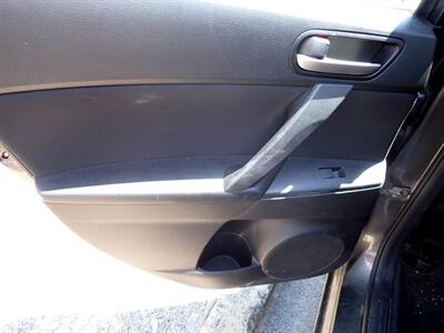 2011 Mazda Mazda3 i Touring   - Photo 23 - Uniontown, PA 15401