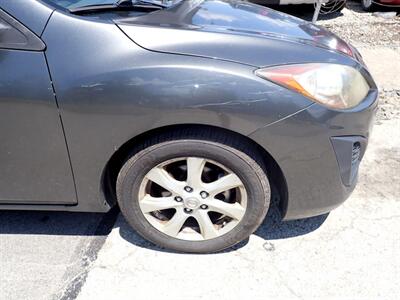 2011 Mazda Mazda3 i Touring   - Photo 10 - Uniontown, PA 15401