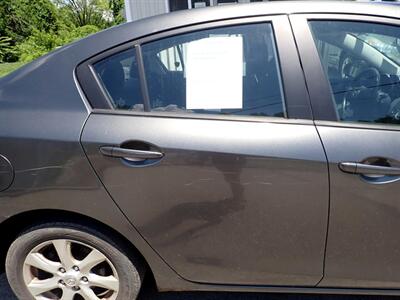 2011 Mazda Mazda3 i Touring   - Photo 12 - Uniontown, PA 15401