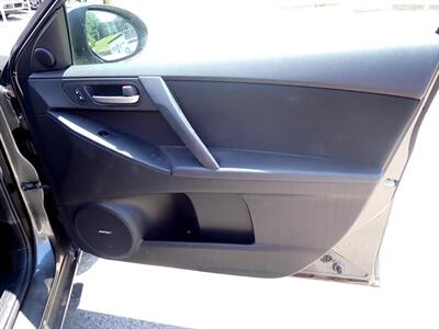 2011 Mazda Mazda3 i Touring   - Photo 30 - Uniontown, PA 15401