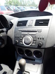 2011 Mazda Mazda3 i Touring   - Photo 34 - Uniontown, PA 15401
