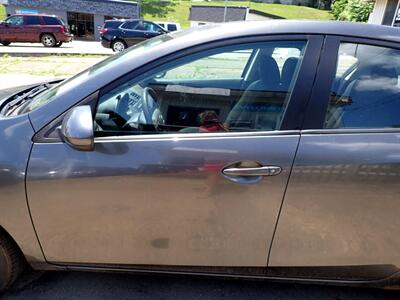2011 Mazda Mazda3 i Touring   - Photo 20 - Uniontown, PA 15401