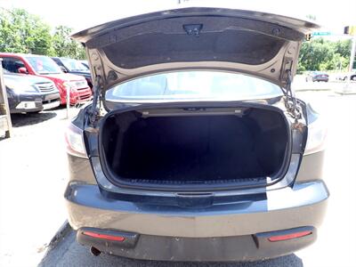 2011 Mazda Mazda3 i Touring   - Photo 15 - Uniontown, PA 15401