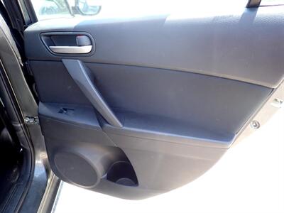 2011 Mazda Mazda3 i Touring   - Photo 29 - Uniontown, PA 15401