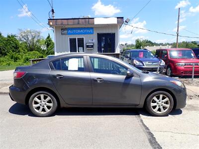 2011 Mazda Mazda3 i Touring   - Photo 2 - Uniontown, PA 15401