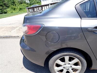 2011 Mazda Mazda3 i Touring   - Photo 13 - Uniontown, PA 15401