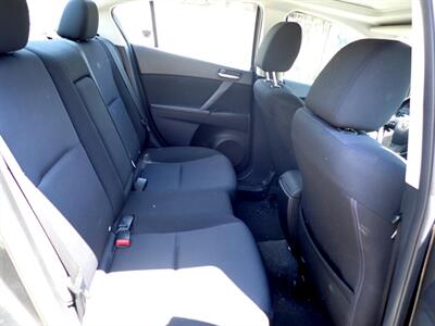 2011 Mazda Mazda3 i Touring   - Photo 7 - Uniontown, PA 15401
