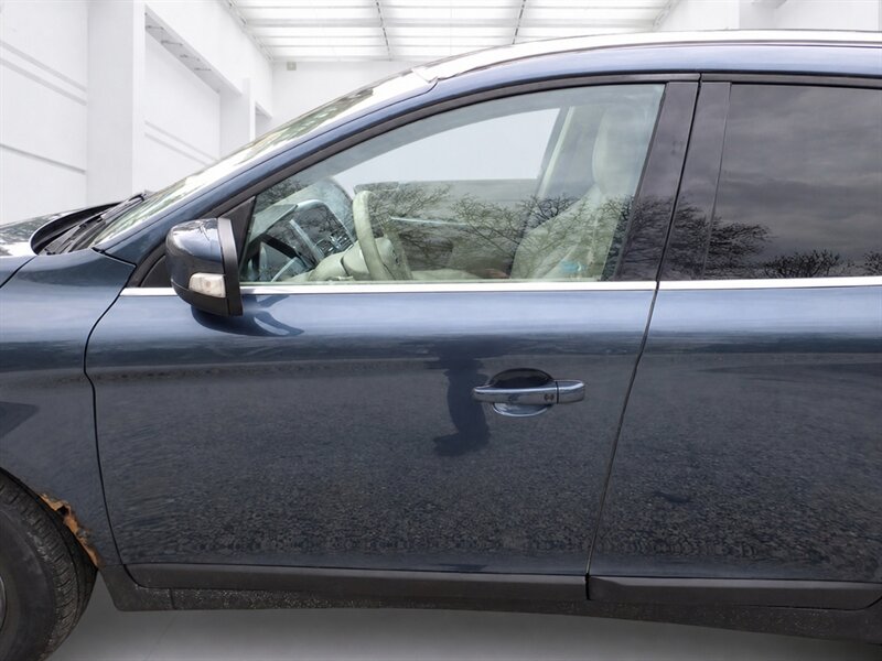 2011 Volvo XC60 3.2   - Photo 16 - Uniontown, PA 15401