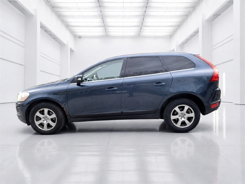 2011 Volvo XC60 3.2   - Photo 5 - Uniontown, PA 15401