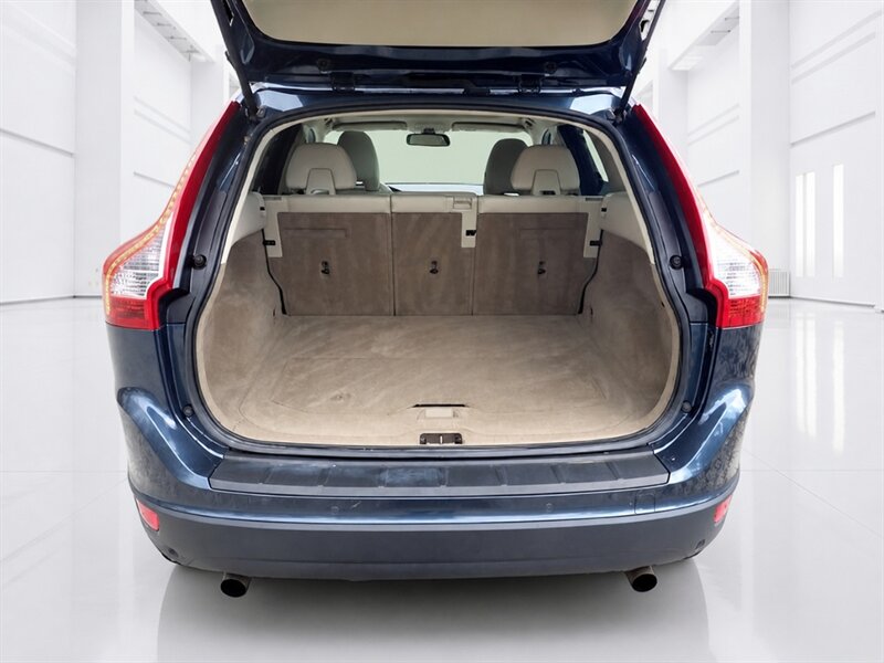 2011 Volvo XC60 3.2   - Photo 23 - Uniontown, PA 15401