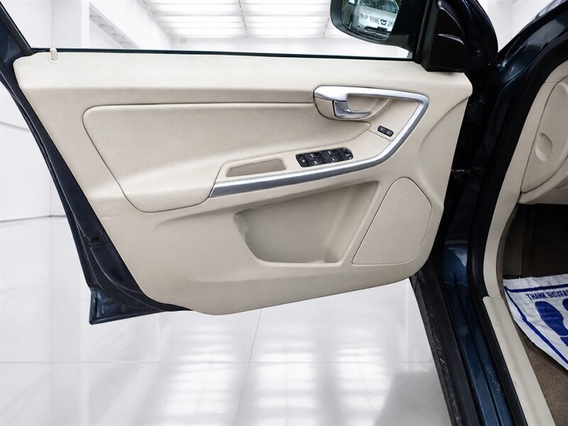 2011 Volvo XC60 3.2   - Photo 26 - Uniontown, PA 15401