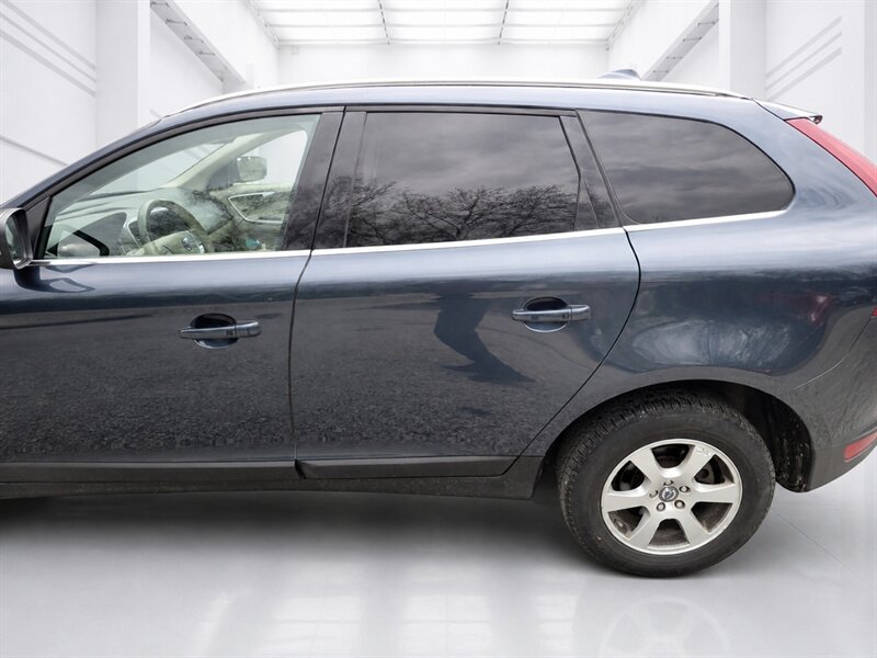 2011 Volvo XC60 3.2   - Photo 15 - Uniontown, PA 15401