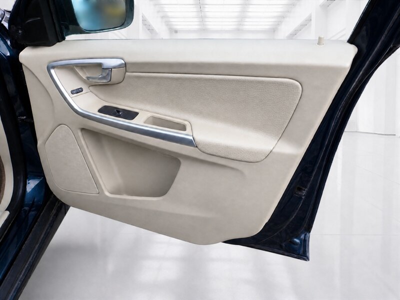2011 Volvo XC60 3.2   - Photo 19 - Uniontown, PA 15401