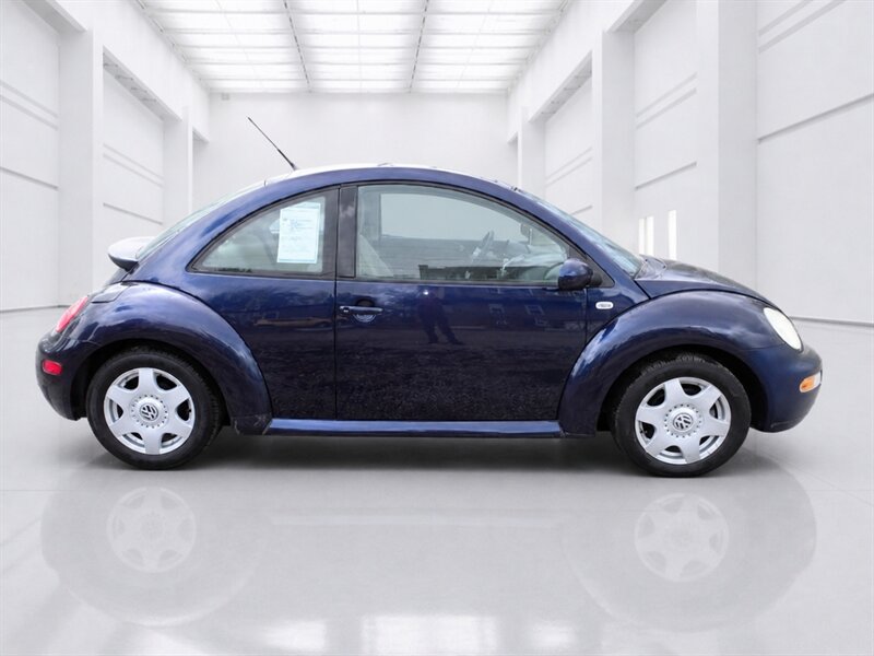 2002 Volkswagen Beetle GLS   - Photo 2 - Uniontown, PA 15401