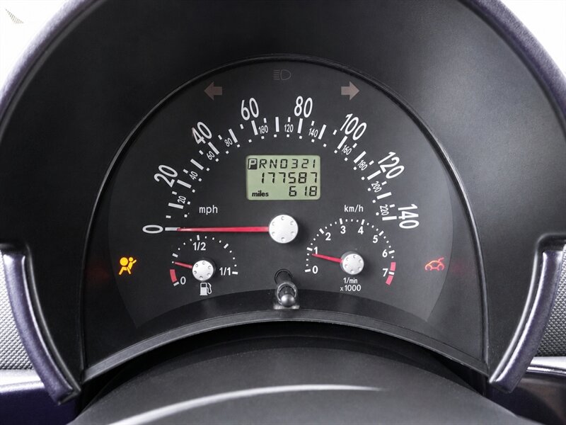 2002 Volkswagen Beetle GLS   - Photo 18 - Uniontown, PA 15401