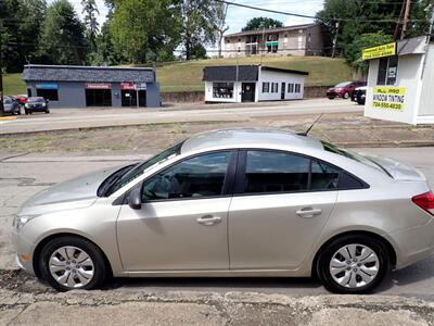 2014 Chevrolet Cruze LS Auto   - Photo 4 - Uniontown, PA 15401