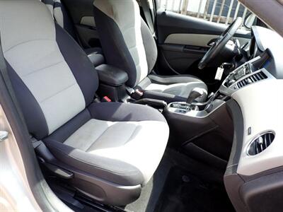 2014 Chevrolet Cruze LS Auto   - Photo 28 - Uniontown, PA 15401