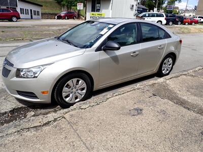 2014 Chevrolet Cruze LS Auto   - Photo 9 - Uniontown, PA 15401