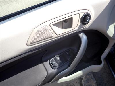 2011 Ford Fiesta SE   - Photo 22 - Uniontown, PA 15401