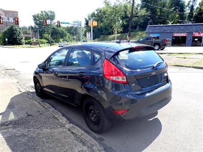 2011 Ford Fiesta SE   - Photo 9 - Uniontown, PA 15401